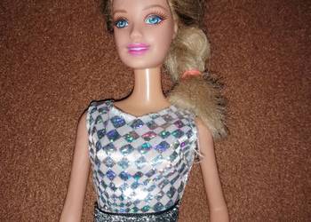 Lalka Barbie w srebrnej sukience mini.Mattel. na sprzedaż  Łódź