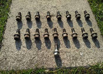 Używany, Śruby, Szpilki do kół, felg, alufelg M12x1,5 klucz 17 na sprzedaż  Dąbrowa Górnicza