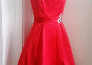 Używany, Czerwona rozkloszowana sukienka satynowa ze zdobieniem Wesele Party Impress na sprzedaż  Warszawa