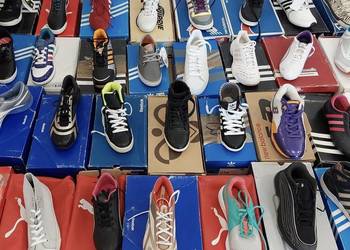 Buty sportowe w pudełkach na sprzedaż  Stawiguda