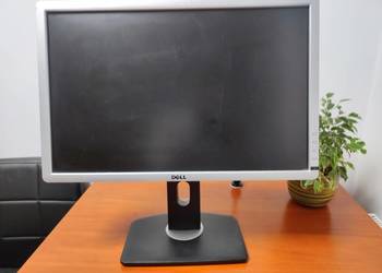 Używany, Monitor DELL 22&quot;, full HD, PIVOT wraz z kablem sygnałowym na sprzedaż  Kraków