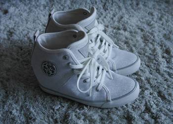 Guess świetne trampki drobinki koturn 36 na sprzedaż  Wrocław