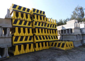 Używany, Bariery drogowe betonowe malowane jednostronne na sprzedaż  Dąbrowa Górnicza