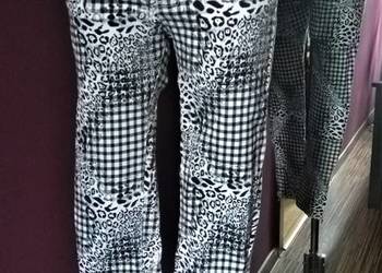Oryginalne spodnie Daysie 40, panterka kratka emo punk rock, używany na sprzedaż  Krosno