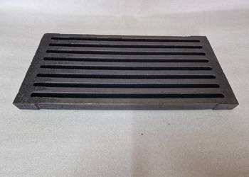 Używany, Ruszt żeliwny kominkowy ruszt pieca grill 36x26 cm na sprzedaż  Piaseczno