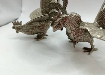 Dwa walczące koguty metal wysokoniklowy chińskie srebro na sprzedaż  Zamość