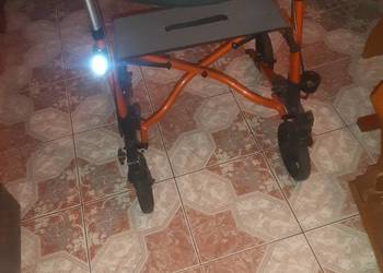 Używany, chodzik dla osoby niepełnosprawnej na sprzedaż  Cewków