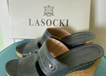 Skórzane lekkie buty koturny Lasocki granatowe 39 40 granat na sprzedaż  Nisko
