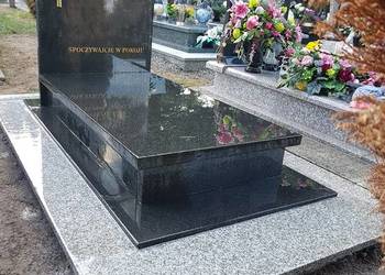 Nagrobek BIELAWA granit impala z posadzką jasną nr.1849, używany na sprzedaż  Świdnica