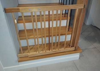 Bramka ochronna z mocowaniem dla dziecka na schody 72-122 na sprzedaż  Powidz