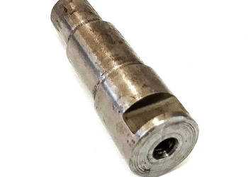 OŚ KOŁA NAPĘDU POMPY HYDRAULICZNEJ MTZ 701601335 na sprzedaż  Tyczyn