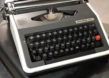 Maszyna do pisania Privileg 260T - niemiecka produkcja na sprzedaż  Ząbki