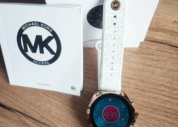 Smartwatch Michaela Korsa, używany na sprzedaż  Bielsko-Biała