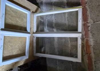 okna, drzwi drewniane zdemontowane z domu drewnianego na sprzedaż  Haczów