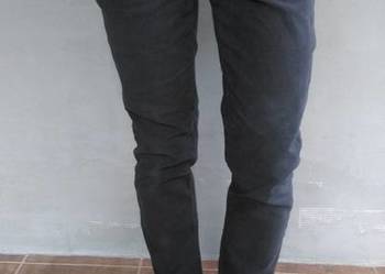 Używany, Oryginalne spodnie Armani Jeans S M unikatowe szary mocny ko na sprzedaż  Zembrzyce