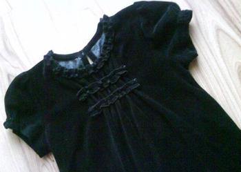 Używany, czarna elegancka sukienka dziewczęca 122 na sprzedaż  Kielce