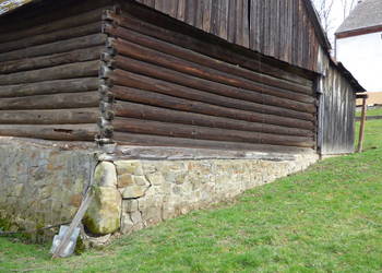 Stary spichlerz i stodoła z drewna jodłowego  do sprzedaży. na sprzedaż  Marcyporęba