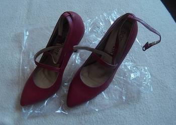 Buty, szpilki, czółenka koralowe - pełne palce i pięta r. 38 na sprzedaż  Kraków