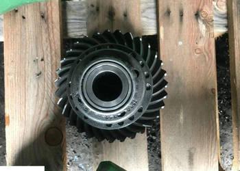 Używany, John Deere 6820 - Koło Talerzowe Wałek Atakujący 14x31 na sprzedaż  Jastrzębniki