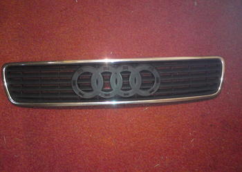 Używany, Kratka atrapa,grill Audi A4B5 na sprzedaż  Nowogard