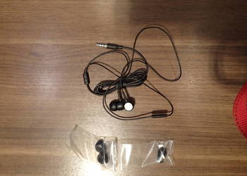 Używany, LG słuchawki z mikrofonem SGEY0007610 - czarne na sprzedaż  Sosnowiec