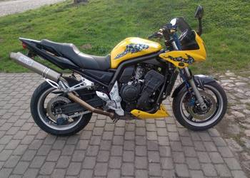 Używany, Yamaha Fazer 1000 na sprzedaż  Świecie