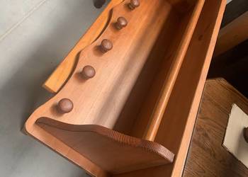 Ładny drewniany wieszak- meble holenderskie na sprzedaż  Sławoszewek