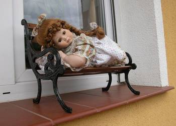 lalka porcelanowa z ławką na sprzedaż  Gorzów Wielkopolski