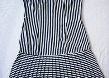 Sukienka Czarno Biała Plisowana Paski 40 L vintage na sprzedaż  Nowy Sącz