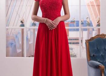 Używany, Czerwona sukienka M z rozcięciem na nogę na sprzedaż  Sosnowiec