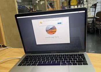 Apple MacBook Pro 13 zakupiony w 2020r za kwotę 3500zł. na sprzedaż  Strzelce Opolskie