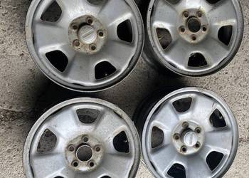 Felgi stalowe Subaru Forester z dekielkami, używany na sprzedaż  Stoki