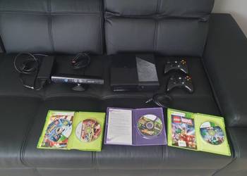 Xbox 360 kinect  2 pady 4 gry, używany na sprzedaż  Staszów