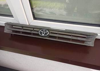 Toyota Corolla E9 grill atrapa przednia chłodnicy na sprzedaż  Sieradz