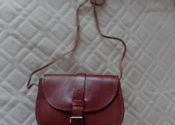 Real Leather Mała, skórzana torebka listonoszka z Madrytu na sprzedaż  Kraków