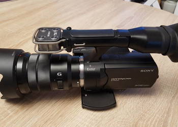 Kamera Sony NEX-VG20E + Obiektyw Sony E PZ 18-105 + osprzęt, używany na sprzedaż  Bełchatów
