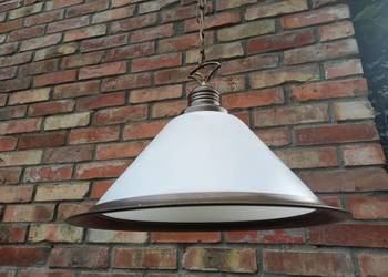 Żyrandol metalowy ze szklanym kloszem Lampa wisząca (006), używany na sprzedaż  Gawroniec