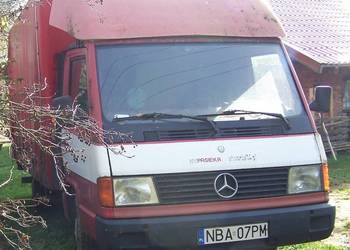 Osłona  obudowa pokrywa silnika Mercedes MB 100 na sprzedaż  Nowa Wieś Reszelska