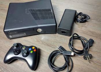 Konsola Xbox 360 slim 250Gb z pad bezprzewodoweem na sprzedaż  Piła