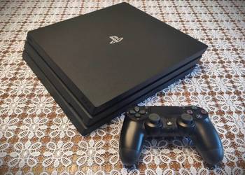 Playstation Ps4 pro 1Tb CUH-7216B + pad, używany na sprzedaż  Myszków