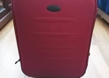 Mała czerwona walizka, pojemność 40 litrów na sprzedaż  Lublin