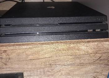 Konsola ps4 pro 1tb 2 pady  5 gier zamiana na slim, używany na sprzedaż  Zblewo