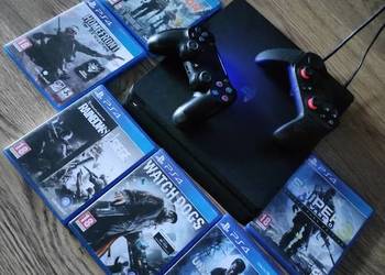 PS4 2 Pady i gry w pełni sprawna, używany na sprzedaż  Jelenia Góra