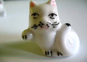 Kot - malutki kotek - Figurka - porcelana - 3,5 x 4 x 3 cm na sprzedaż  Siedlce