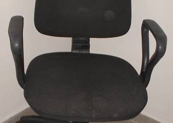 Używany, Czarny fotel biurowy krzesło obrotowe na sprzedaż  Kraków