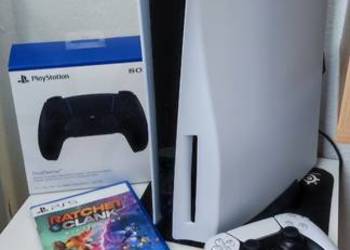 Playstation 5 + pad + gra na sprzedaż  Czeladź