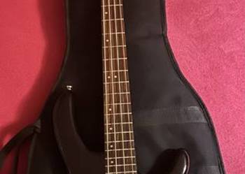 Używany, Sprzedam gitarę basową Cort w idealnym stanie na sprzedaż  Przemyśl