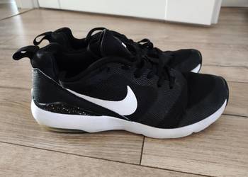Używany, buty sportowe Nike na sprzedaż  Biała Podlaska