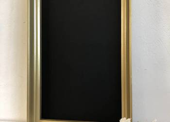 Tablica w złotej ramie na magnesy, do pisania kredą, używany na sprzedaż  Brzuśnik