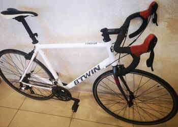 Duży rower szosowy kolarzówka Triban Koła 28 jak nowy na sprzedaż  Zawiercie